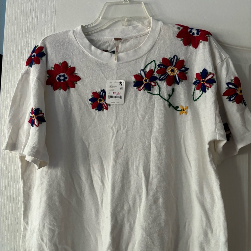 Free People White Tee with Red and Blue Floral Embroidery - Picture 4 of 6